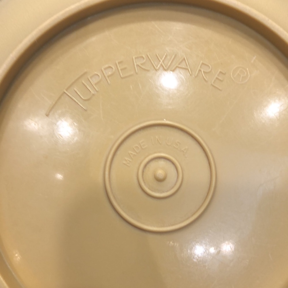 Tupperware bowls - Picture 8 of 10